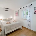 Sarbunara Ferienhaus *